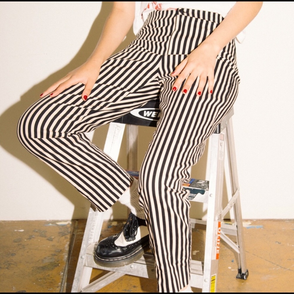😍 RARE Brandy Melville Tilden pants in gold black